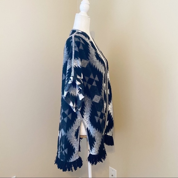 American Eagle Aztec Open Front Vest Fringe Cardigan - L/XL - Picture 3 of 10